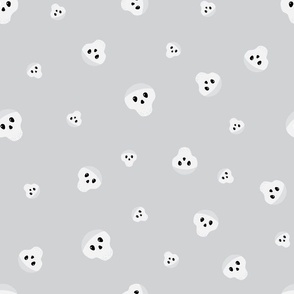 Midi – Cute Halloween Ghostly Skulls – Tossed Blender – Silver Gray & White