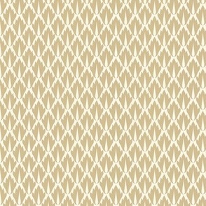 Ines Leaf Grille: Golden Tan Leaf Scallop, Small Scale Neutral Botanical