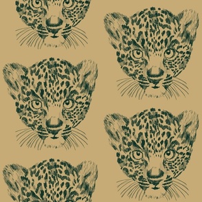 Leopard cub sand - large scale
