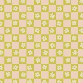 Retro Daisy Checkerboard Pattern - 70s 60s Aesthetic for Maximalists - SMALL scale