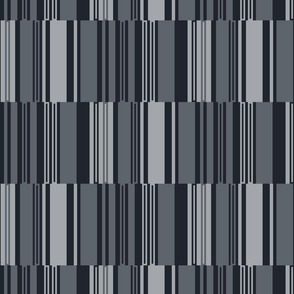 (L)Blocked Stripes, Shuttle Grey, Large Scale