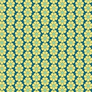 A Daisy for Emily (1.5") - blue, yellow, green (ST2022DFE)