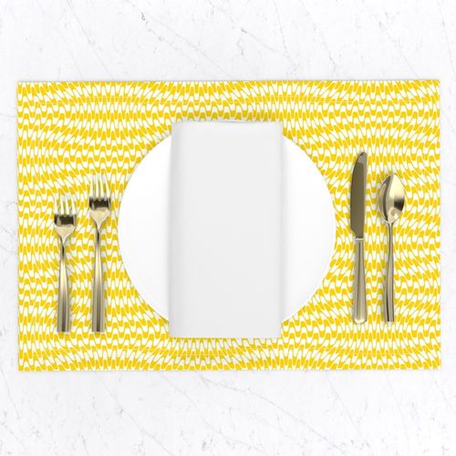 Yellow and white geometric wavy stripes.