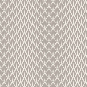 Ines Leaf Grille: Lt. Warm Gray Leaf Scallop, Small Scale Neutral Botanical