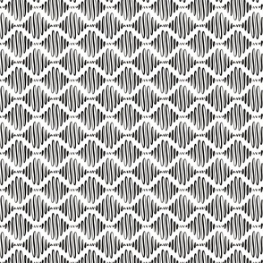 Squiggle line diamond waves - black and white (small)