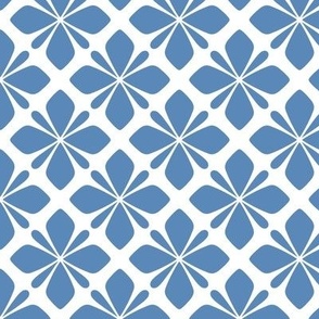 Classic Tiled Floral Geometric in White and Light Navy - Medium - Hamptons Geometric, Navy and White Geometric, Classic Navy Geometric