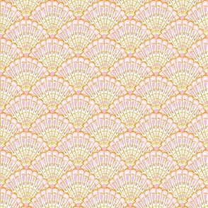 Scallop seashells/pink and orange/medium