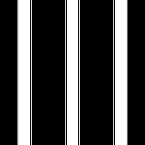 Medium Blanket Stripe in Onyx Black and Optic White
