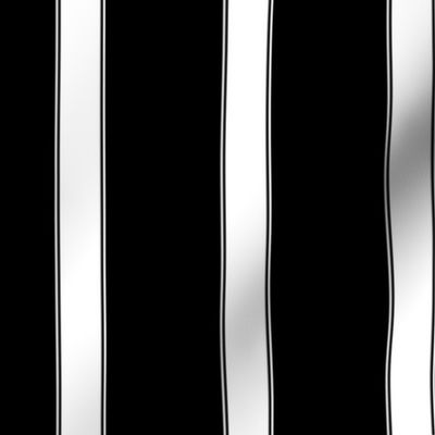 Small Blanket Stripe in Onyx Black and Optic White