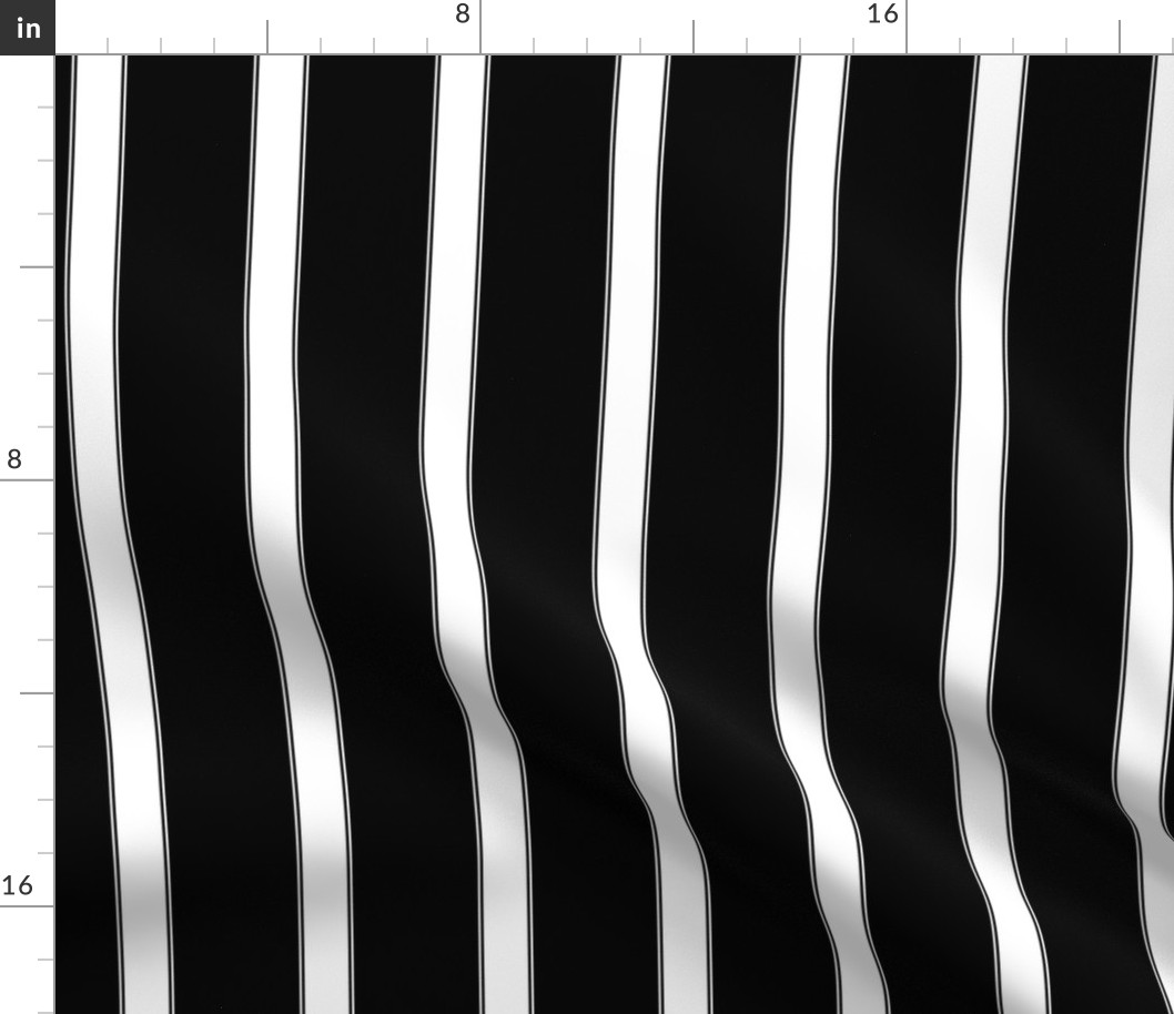Small Blanket Stripe in Onyx Black and Optic White