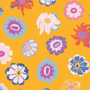 Blossom Burst - Vibrant wild flowers - Retro flowers in Mustard yellow