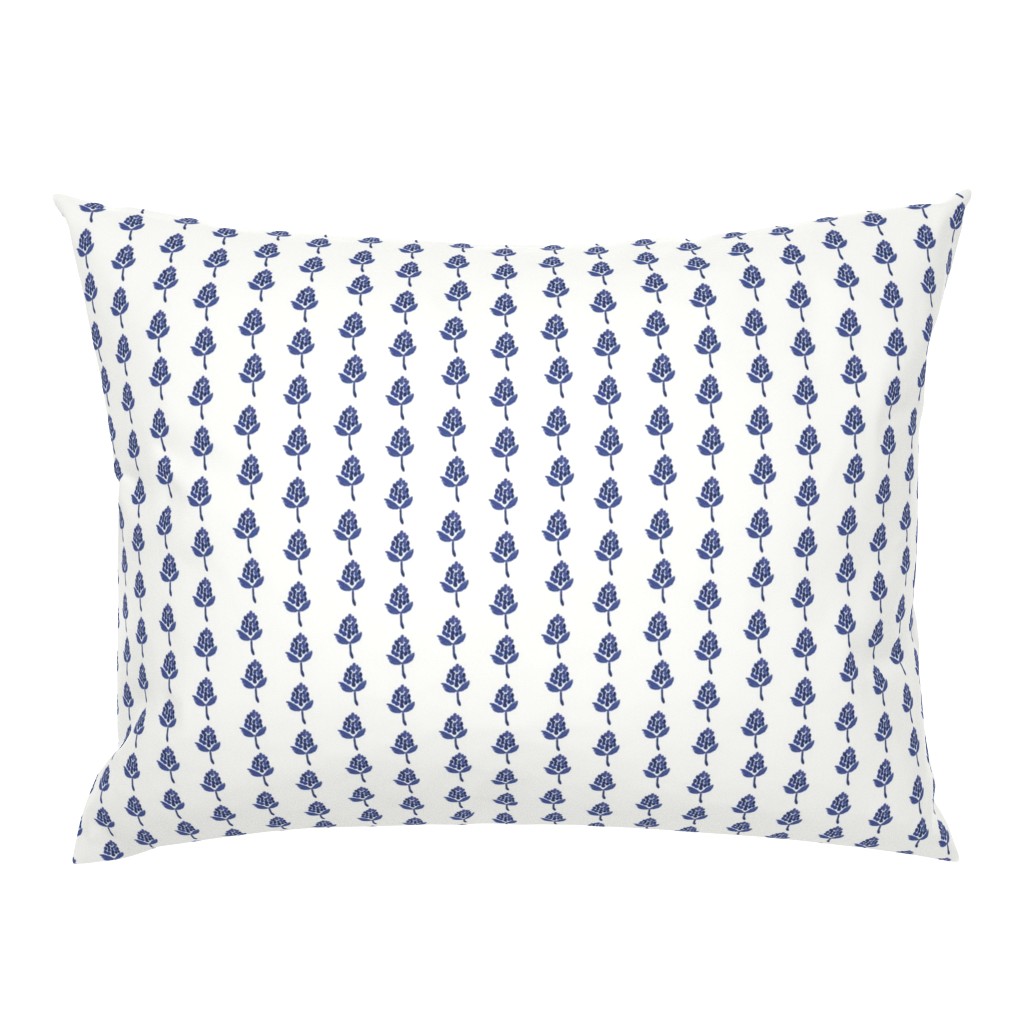 Coastal Clover Motif in Navy- small