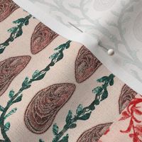 Coastal margined fat quarter cheater patchwork Just peachy, star fish, mussels and seaweed