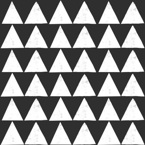 (small) rustic texture blockprint minimalistic triangles Black White
