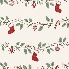 Christmas Lights and Stocking Holly Garland, 6in, beige red and green