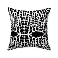 Tie-dyed mosaic (shabby chic) - black on white 