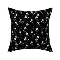 Simple Black and White Floral Pattern 5