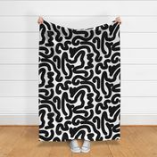 abstract crazy brush stroke - bold black lines on white - abstract black wallpaper 