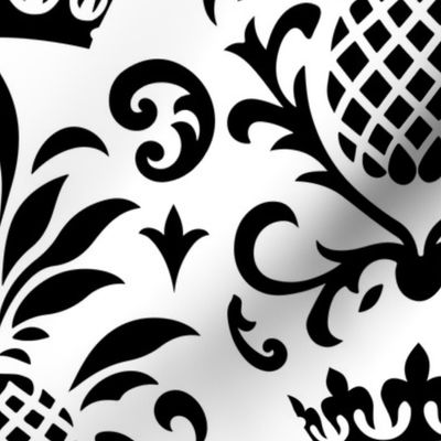 Royal Pineapple Elegance Black On White