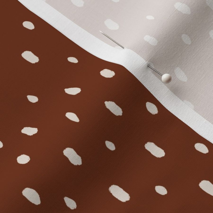 Tiny polka dots_brown cream