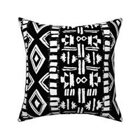  Black and White Geometric Mudcloth Pattern