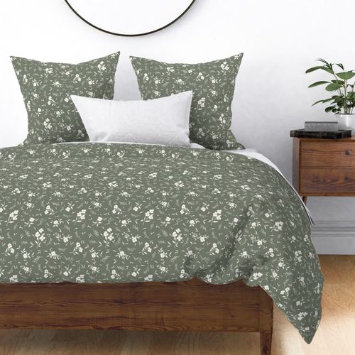 Ivy Vintage Tossed Modern Farmhouse Floral in Green