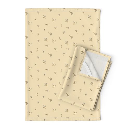 Scattered Baby's Breath - Beige Background - Cheater Quilt Scale