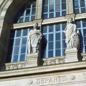 Gare du Nord, Above the Departures Door