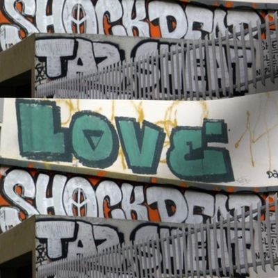 Love Tops Graffiti in Paris