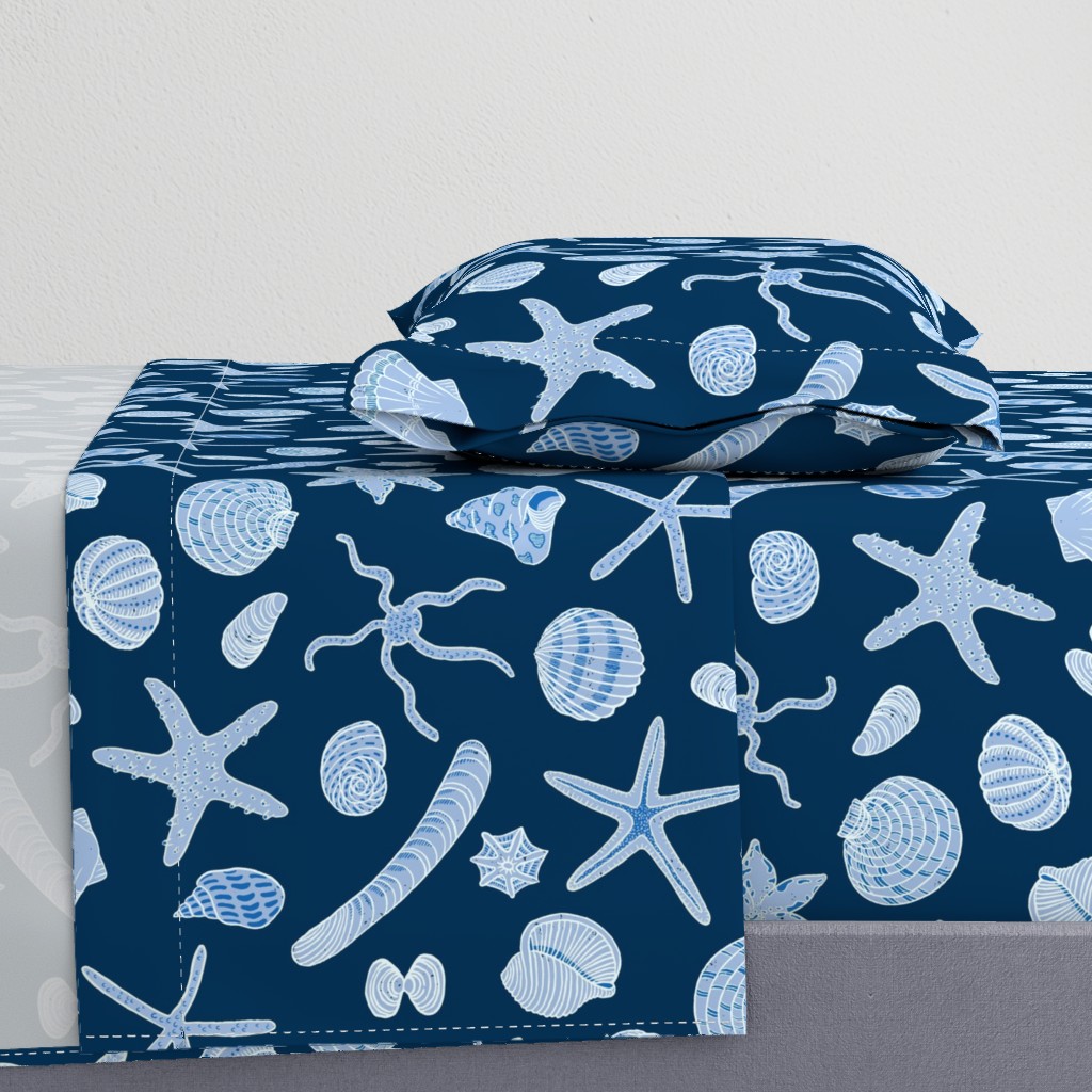 Starfish seastars and sea shells - Light Blue on Dark Navy - XL