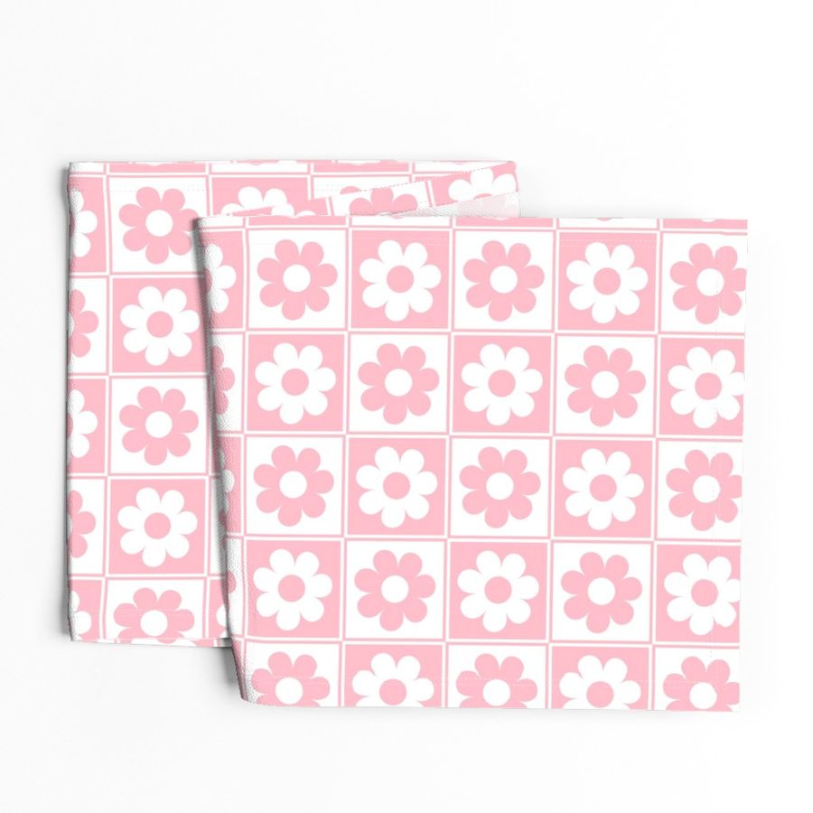 Bigger Daisy Checkers In Baby Pink