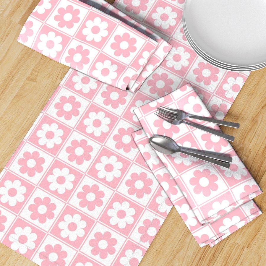 Bigger Daisy Checkers In Baby Pink