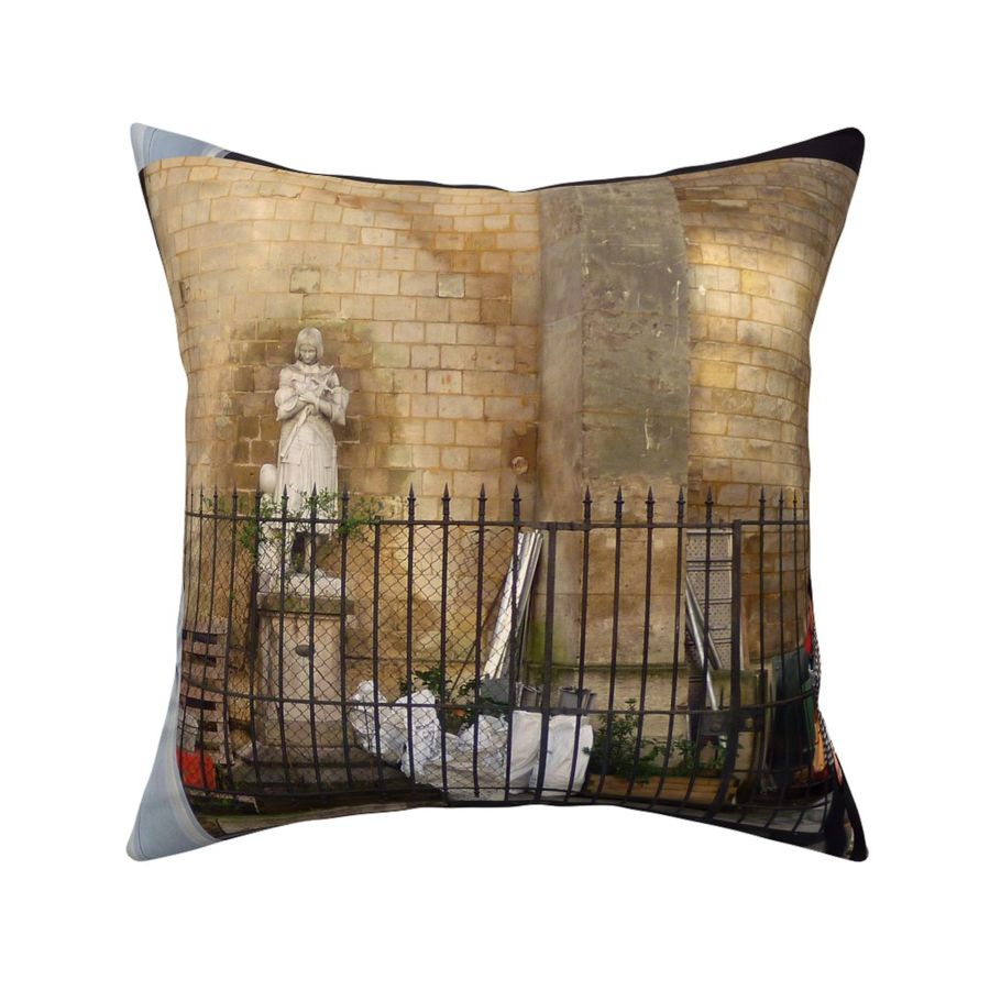 HOME_GOOD_SQUARE_THROW_PILLOW