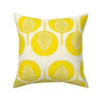 tree_hearts_bright_yellow_cream_lt_grey