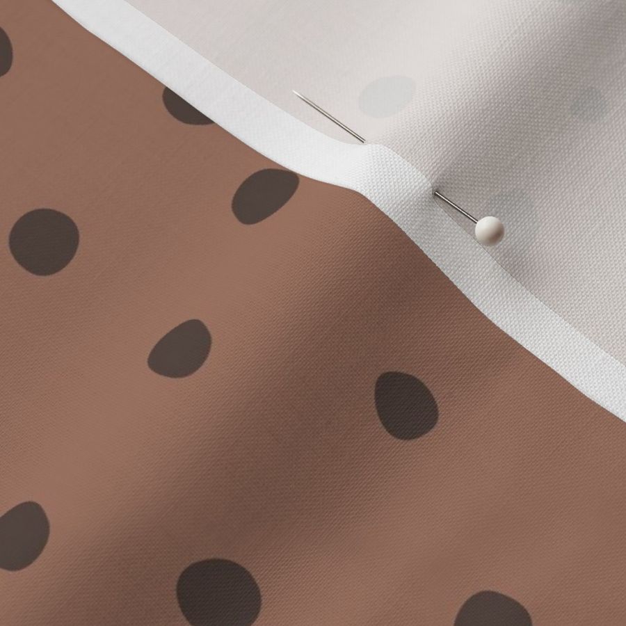 Scattered random irregular dots (L) - mocha mousse + chocolate brown