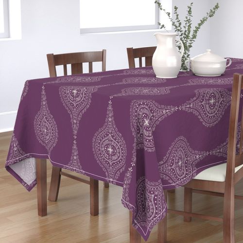 HOME_GOOD_RECTANGULAR_TABLE_CLOTH