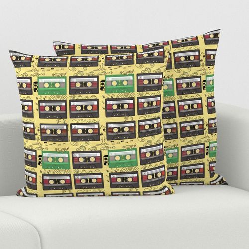 HOME_GOOD_SQUARE_THROW_PILLOW