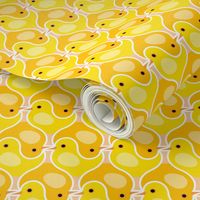 01937193 : chick 2 : yellow