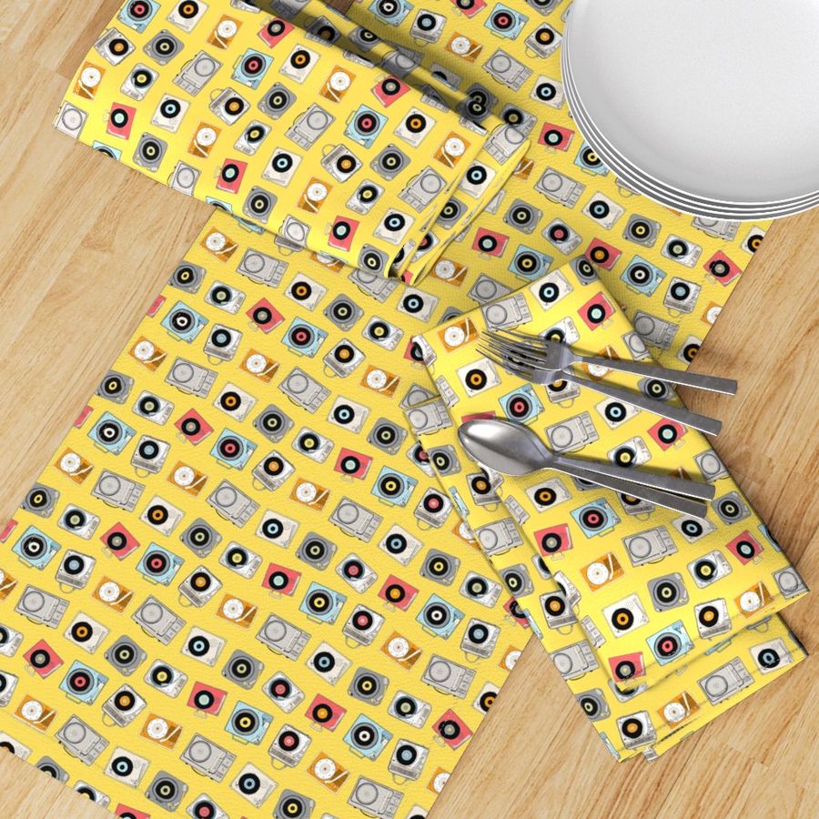 HOME_GOOD_TABLE_RUNNER