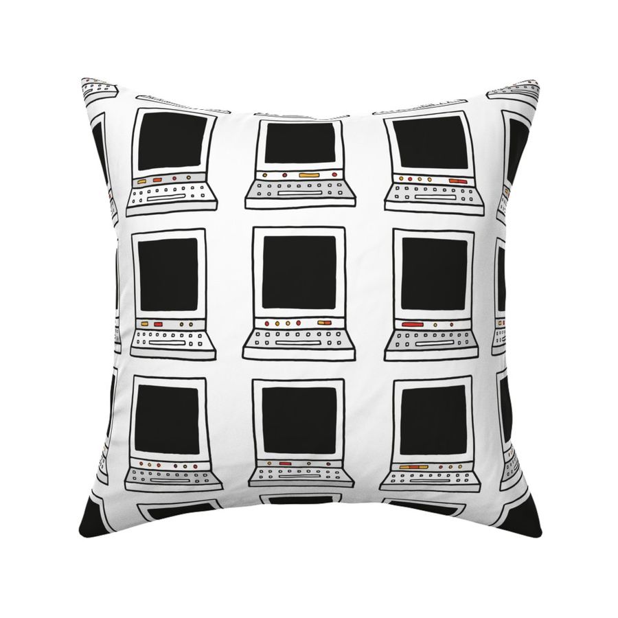 HOME_GOOD_SQUARE_THROW_PILLOW