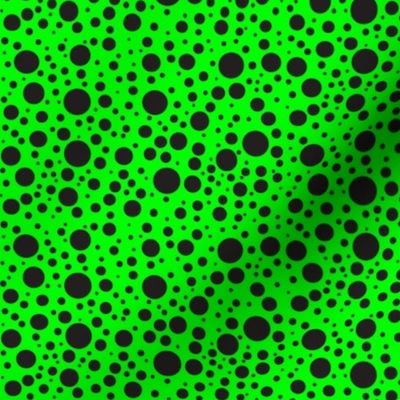 ButterflyFlutterby dots - true green