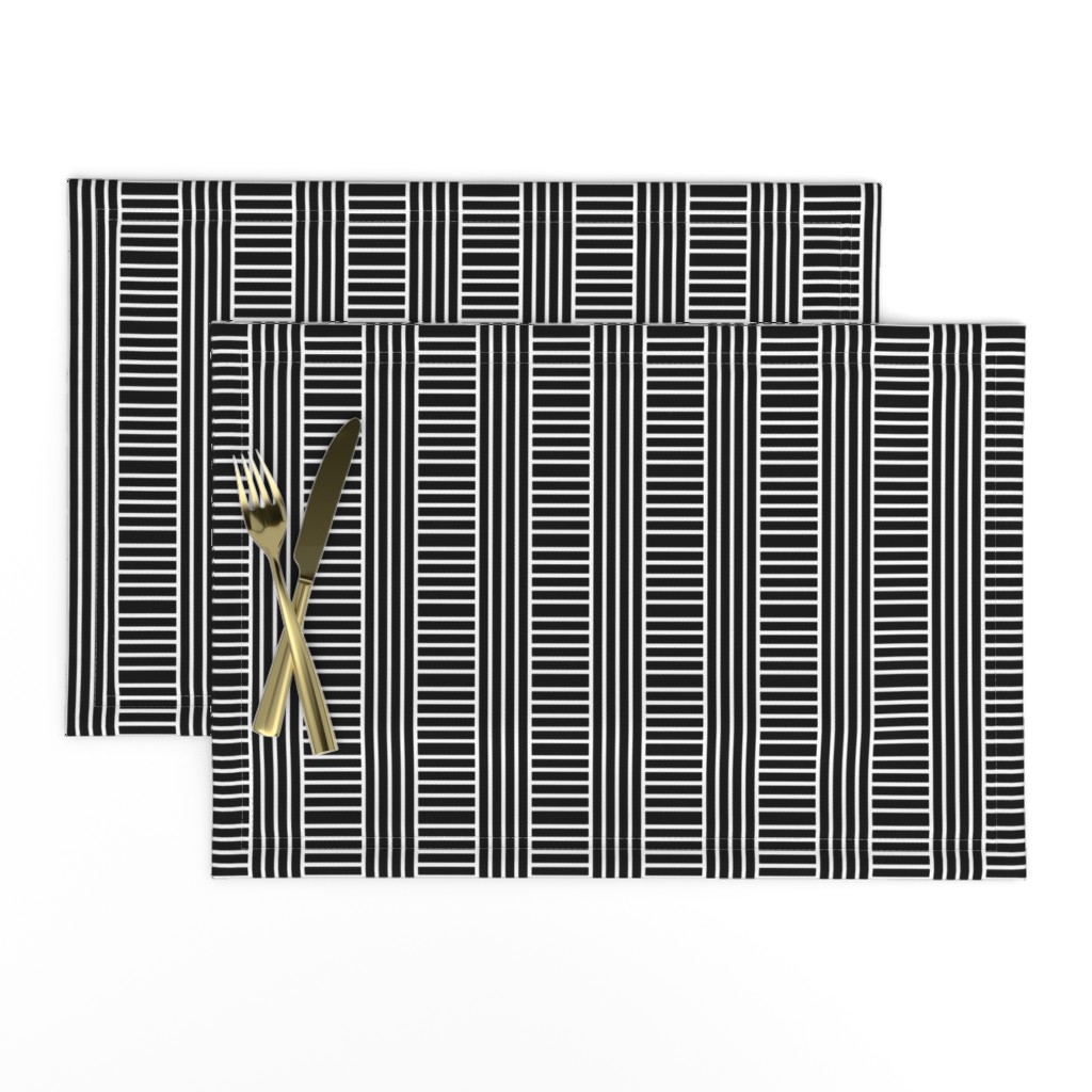 Kedena: Geometric stripe play 3 after Hoffman, black + white by Su_G_©SuSchaefer