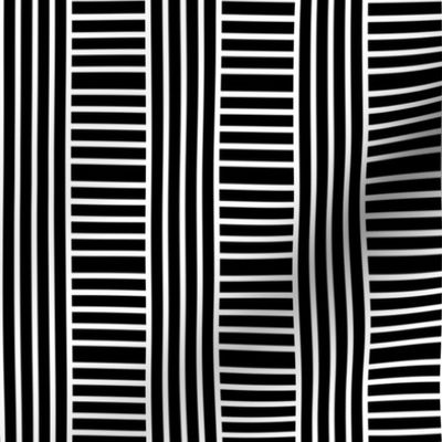 Kedena: Geometric stripe play 3 after Hoffman, black + white by Su_G_©SuSchaefer