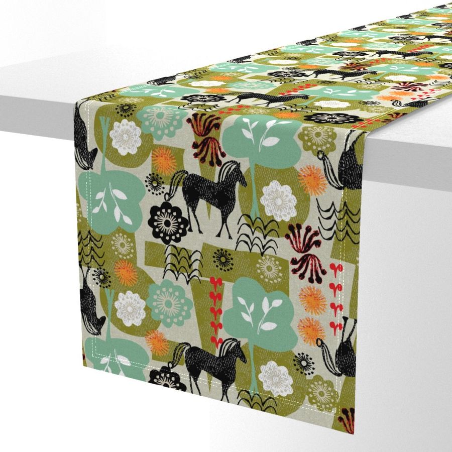 HOME_GOOD_TABLE_RUNNER