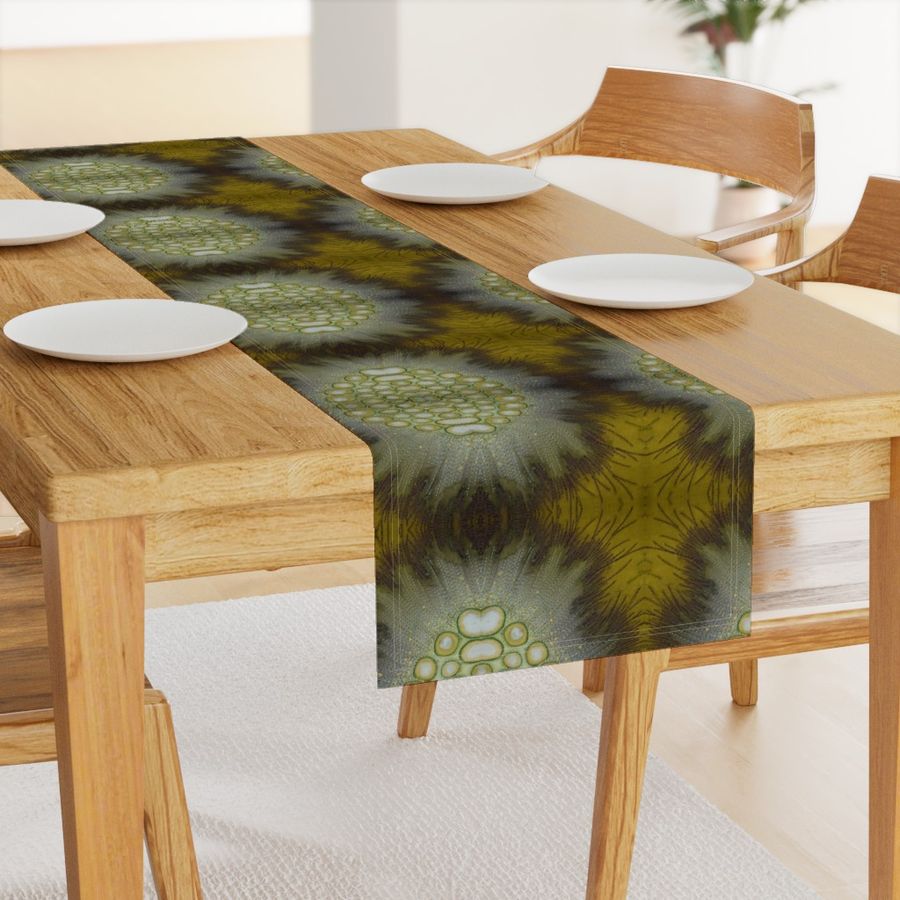 HOME_GOOD_TABLE_RUNNER