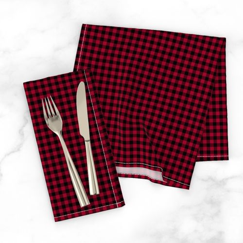 sable and crimson gingham, 1/4" squares 