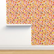 Cute acorns and leaves autumn pattern