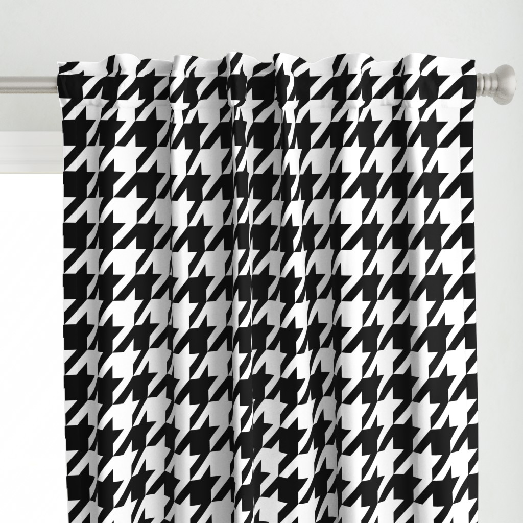 Houndstooth Check // Black & White ((Medium))