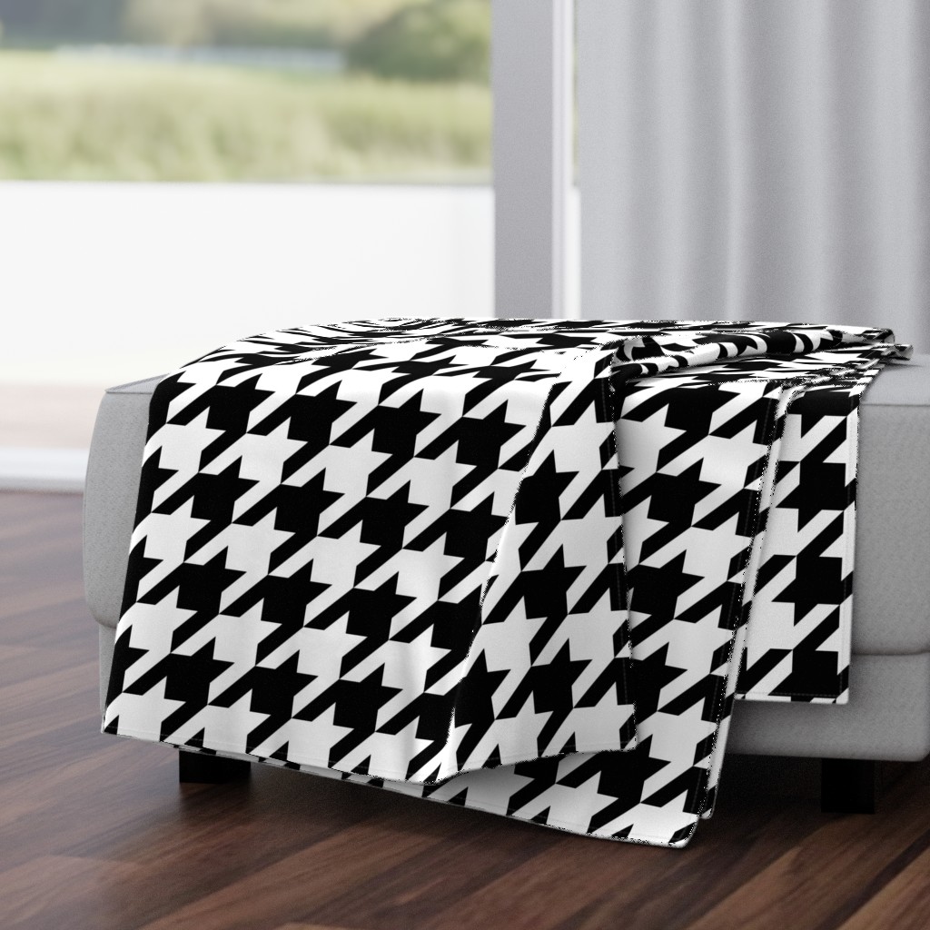 Houndstooth Check // Black & White ((Medium))