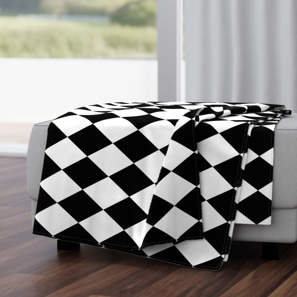 Extra Large Harlequin Check in Black and White